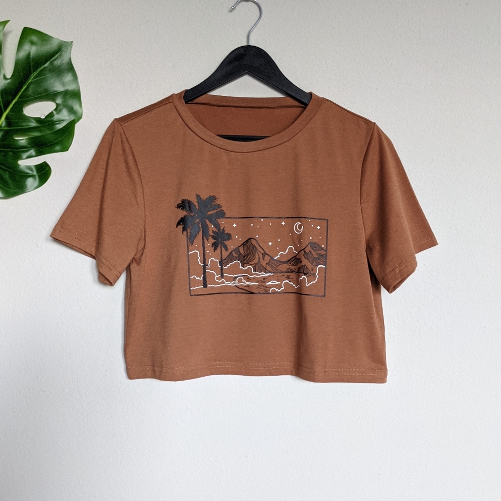 Brown and black beachy graphic cropped tee